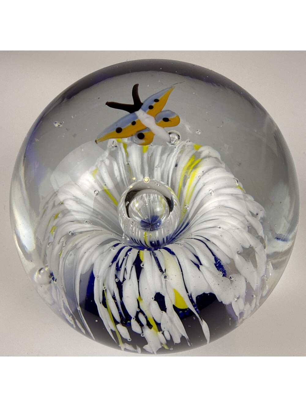 Dynasty Gallery Heirloom Collectibles Butterfly Glass Paperweight Flower 3"